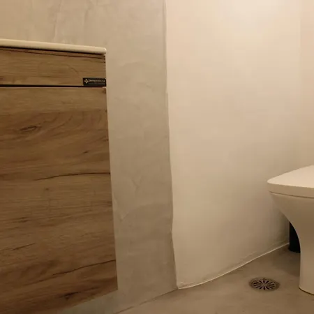 شقة Litharaki انو سيروس